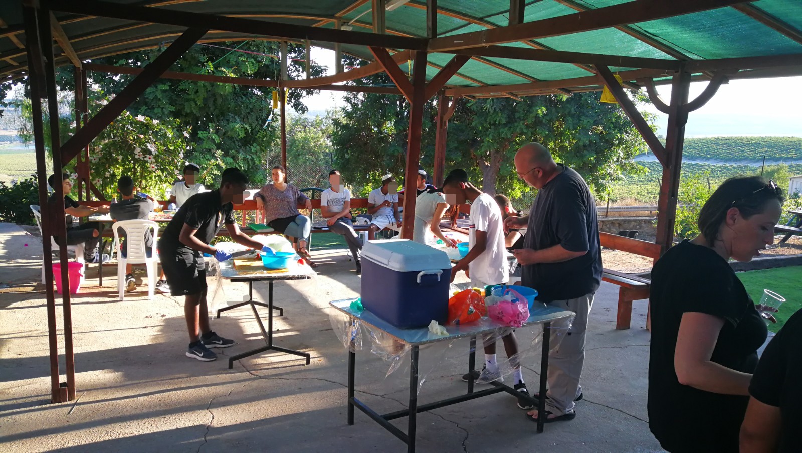 סדנת פלאפל עם בני נוער ברטורנו