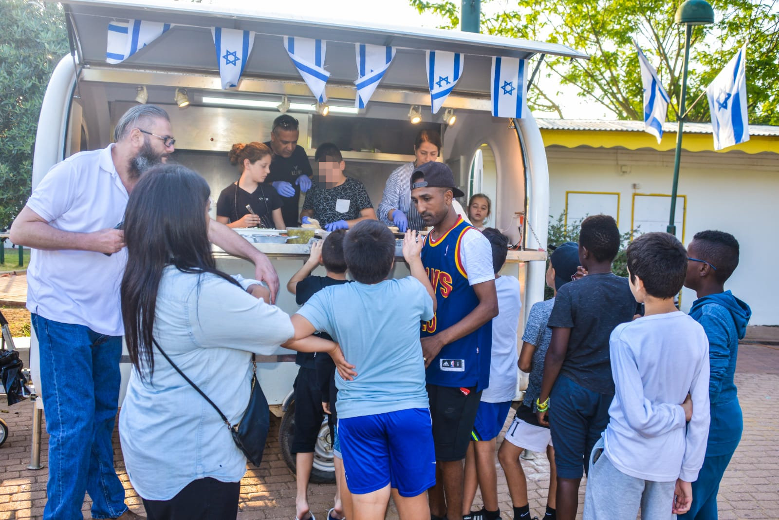 מסיבת ל"ג בעומר בפנימיית טוקאייר