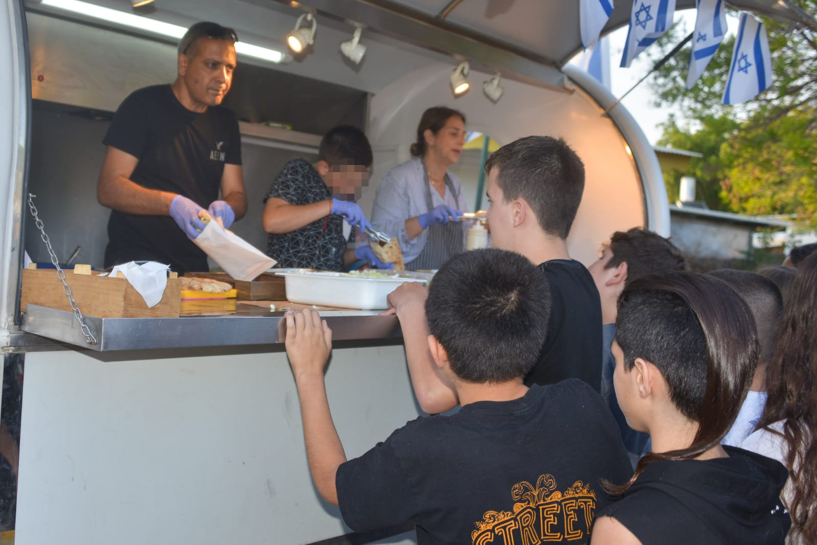מסיבת ל"ג בעומר בפנימיית טוקאייר