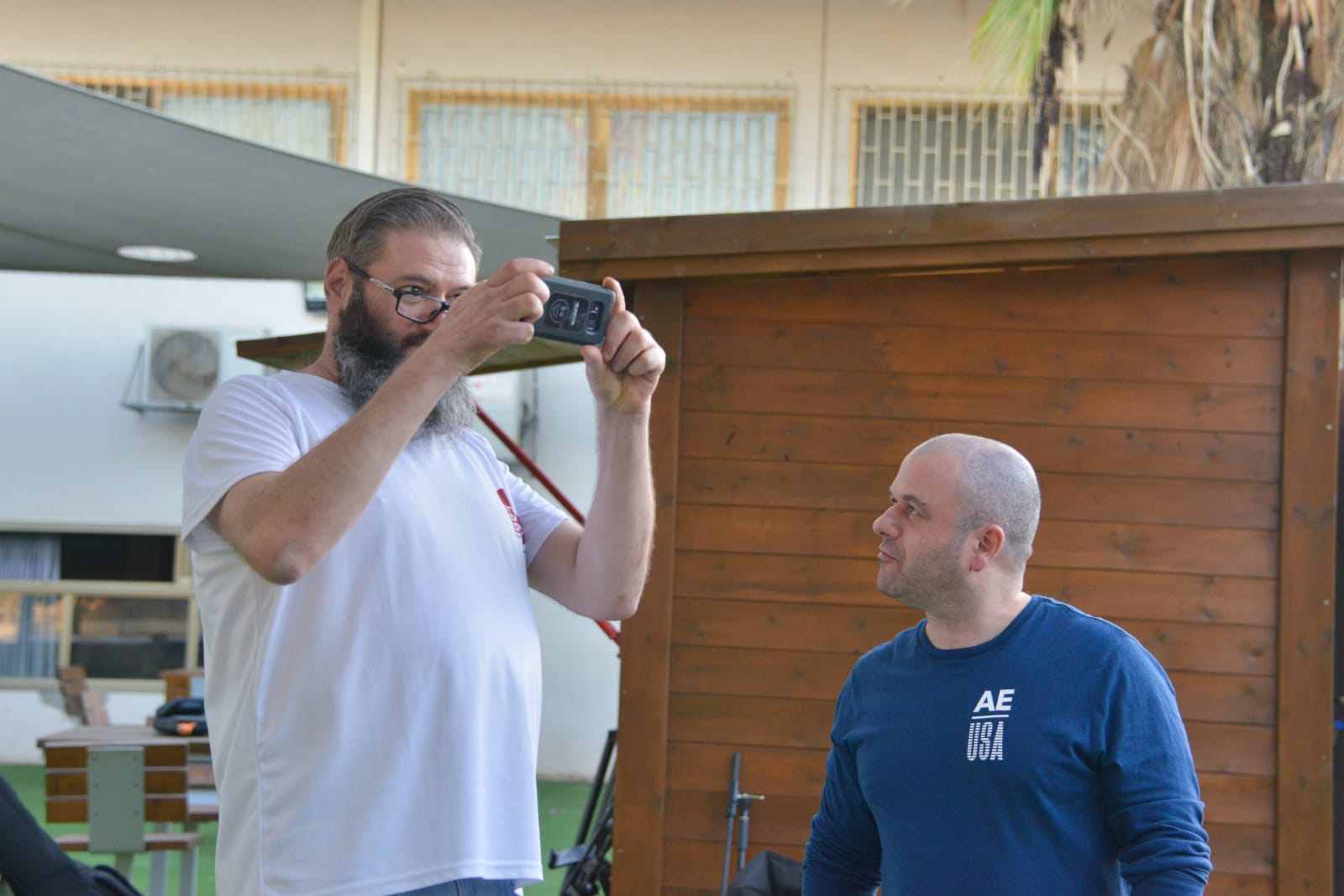 אחה"צ של מוסיקה ופלאפל בכפר עופרים