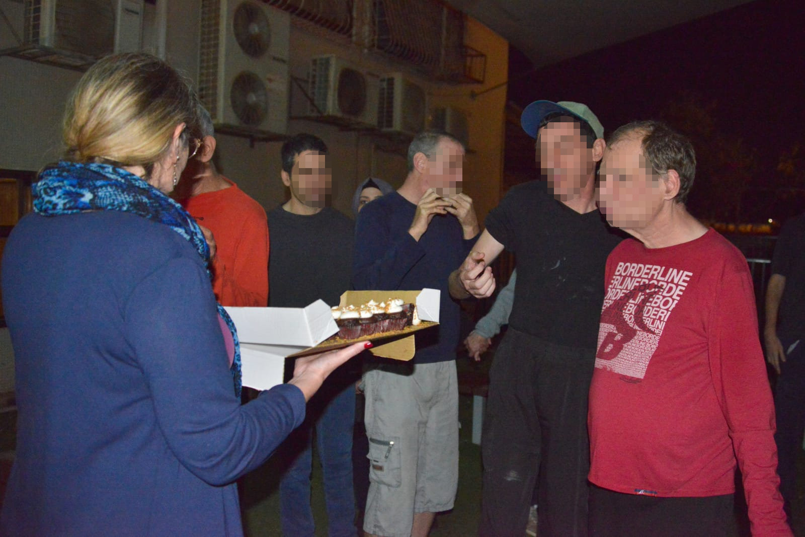 אחה"צ של מוסיקה ופלאפל בכפר עופרים