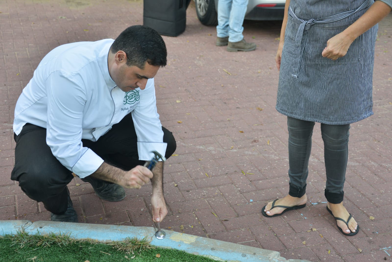 אחה"צ של מוסיקה ופלאפל בכפר עופרים