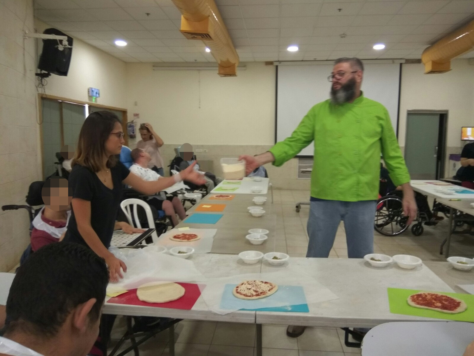 סדנת פיצה בבית נועם - יום 1 מ-3