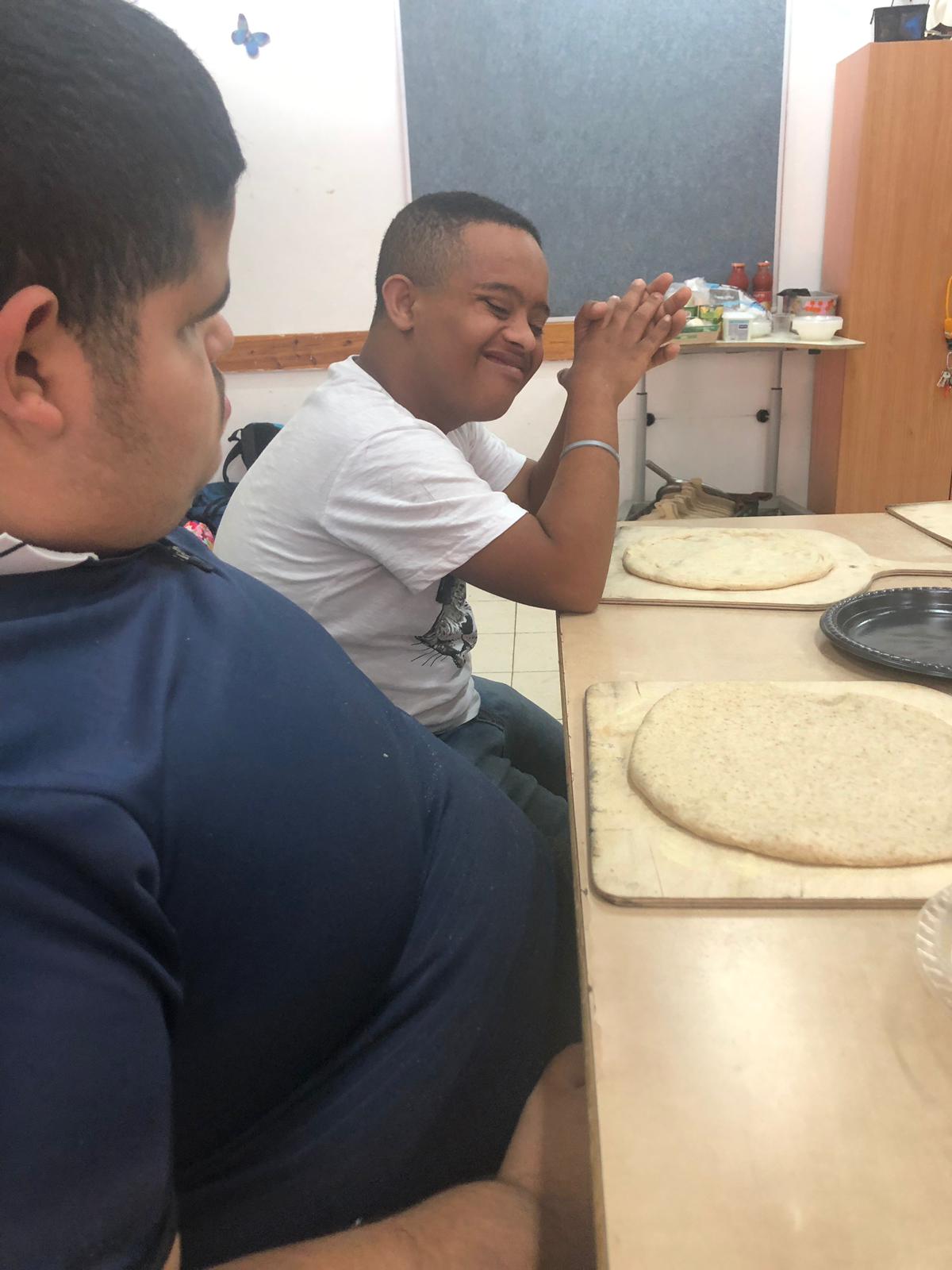 סדנת פיצה עם ילדי א"קים רמלה