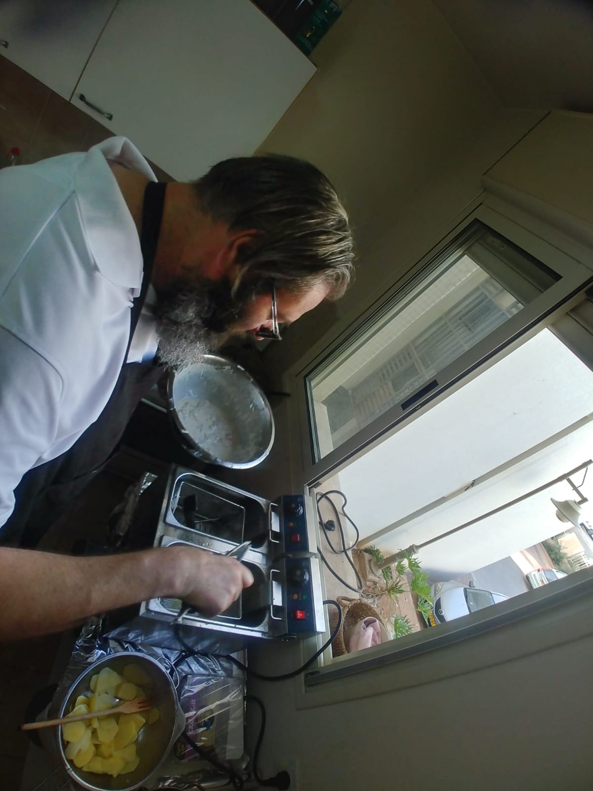 ילדי פרוייקט כפתור והשף איל לביא