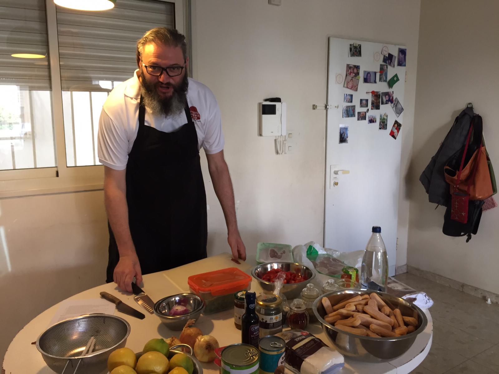 ילדי פרוייקט כפתור והשף איל לביא