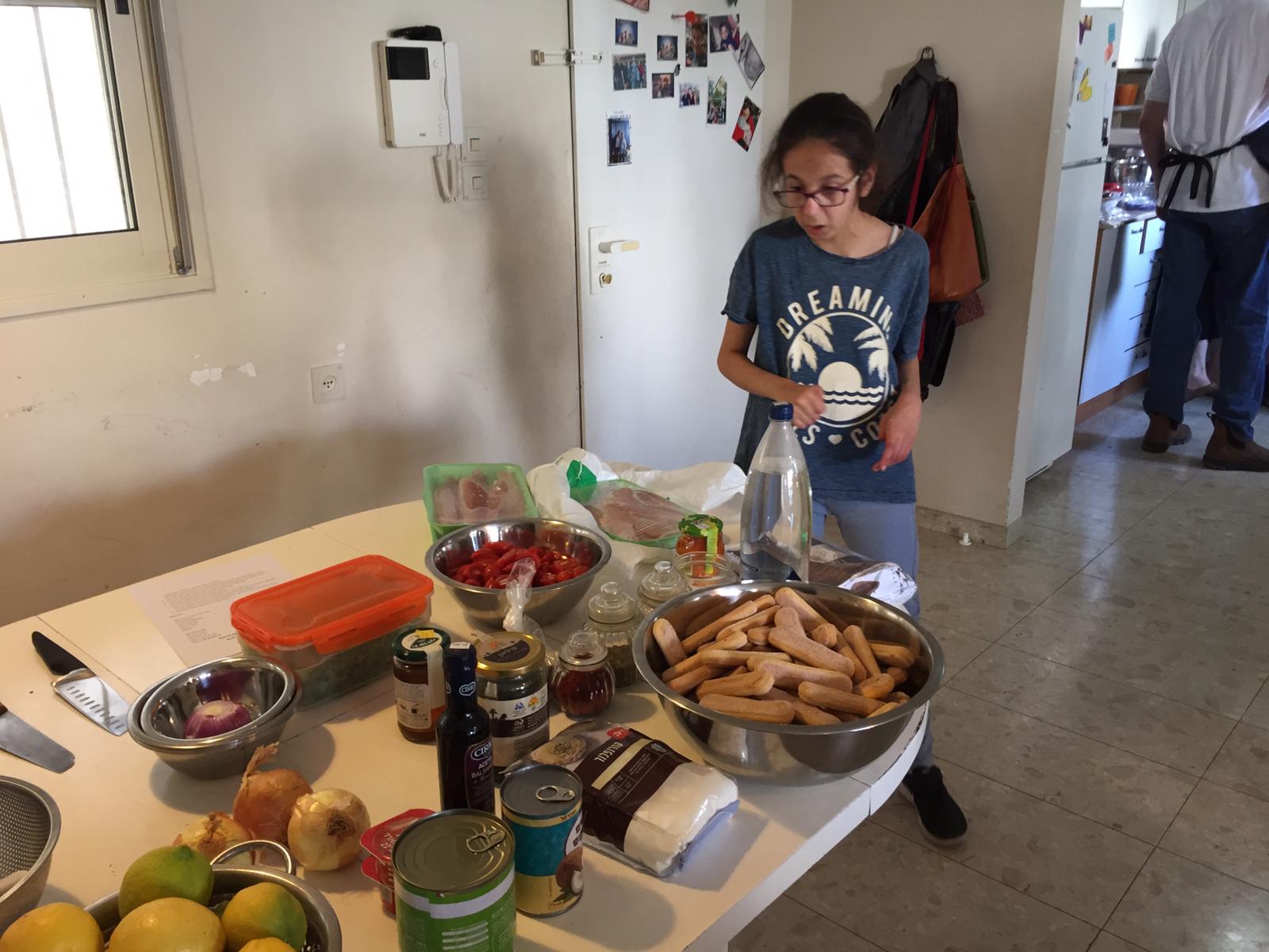 ילדי פרוייקט כפתור והשף איל לביא